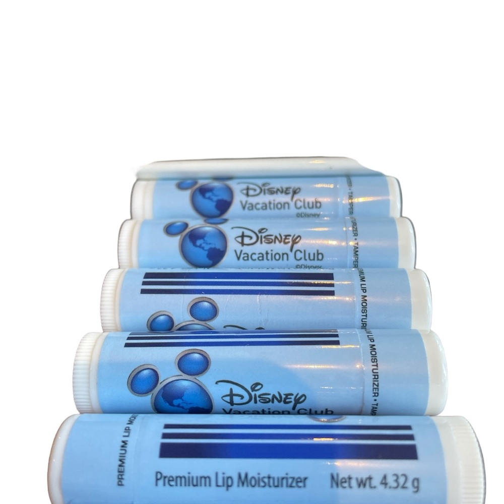 - Disney Vacation Club set of FIVE sealed chapsticks new - Picture 2 of 3